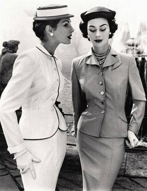 John French - Fiona Campbell-Walter and Anne Gunning in tailored suits - London 1953 - mylusciouslife.com.JPG